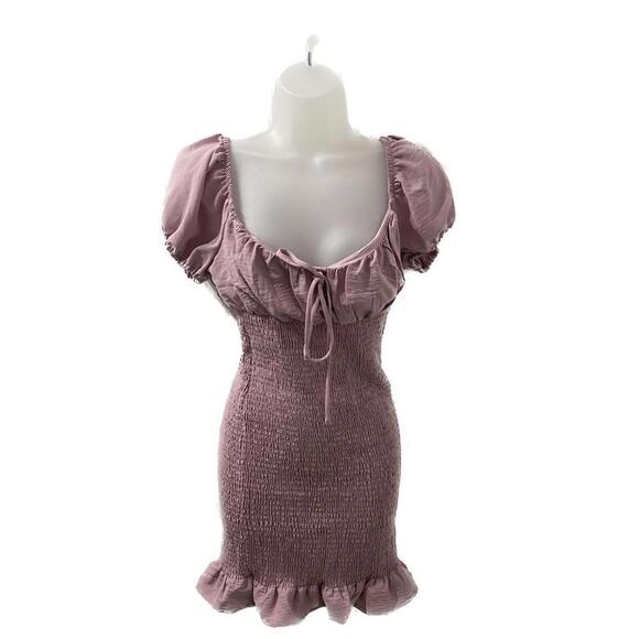 Love Tree Dresses & Skirts - Love Tree Mauve Fitted Dress - Size Medium